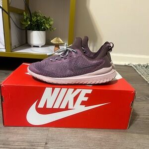 Nike Wmns Renew Rival ‘Violet Dust’